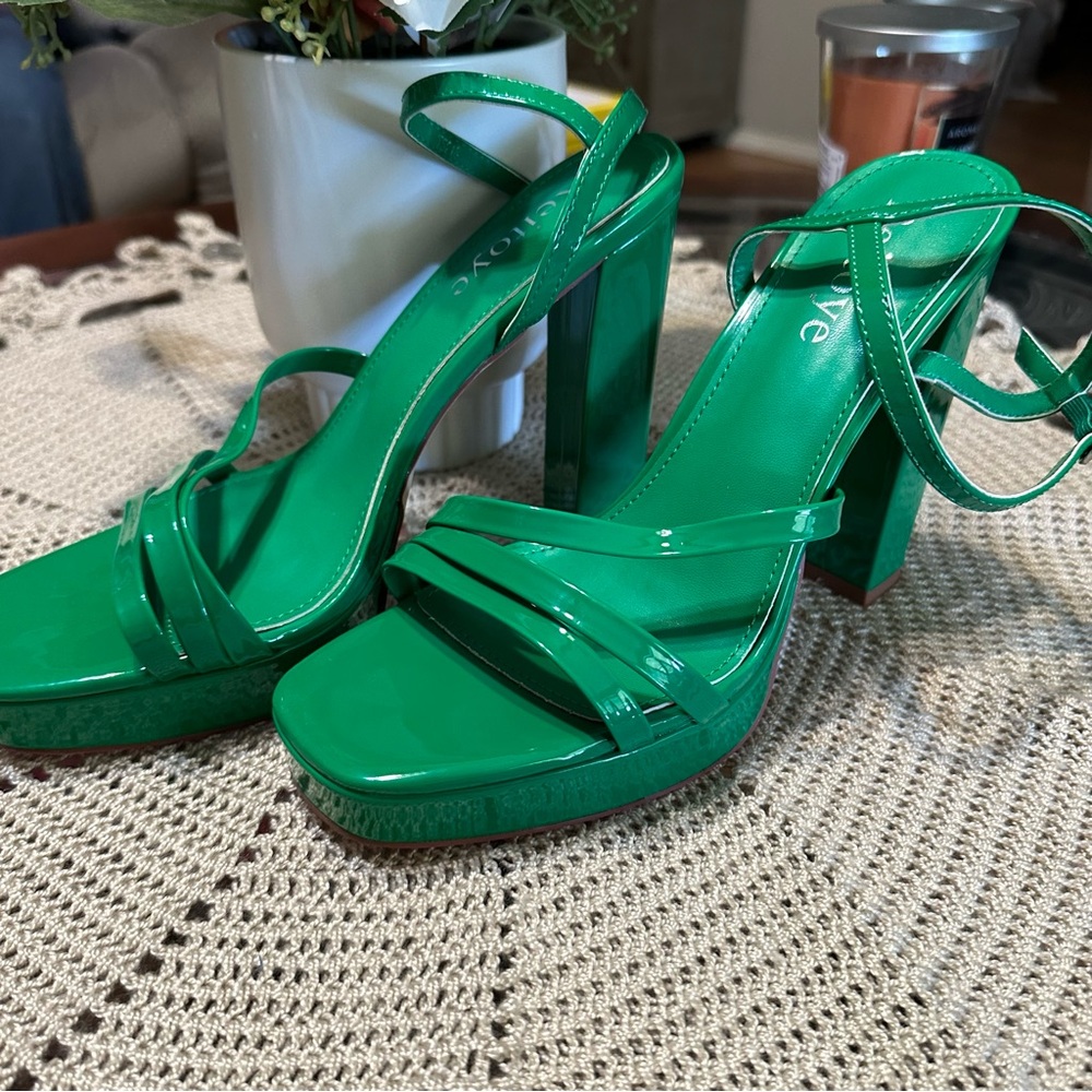 New in box green platforms